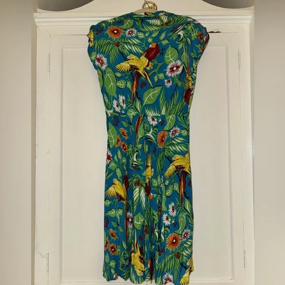 30s Sport Dress in Jungle Parrots - Picture 5 of 6